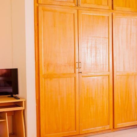 Charis Home Services Haatso Екстериор снимка
