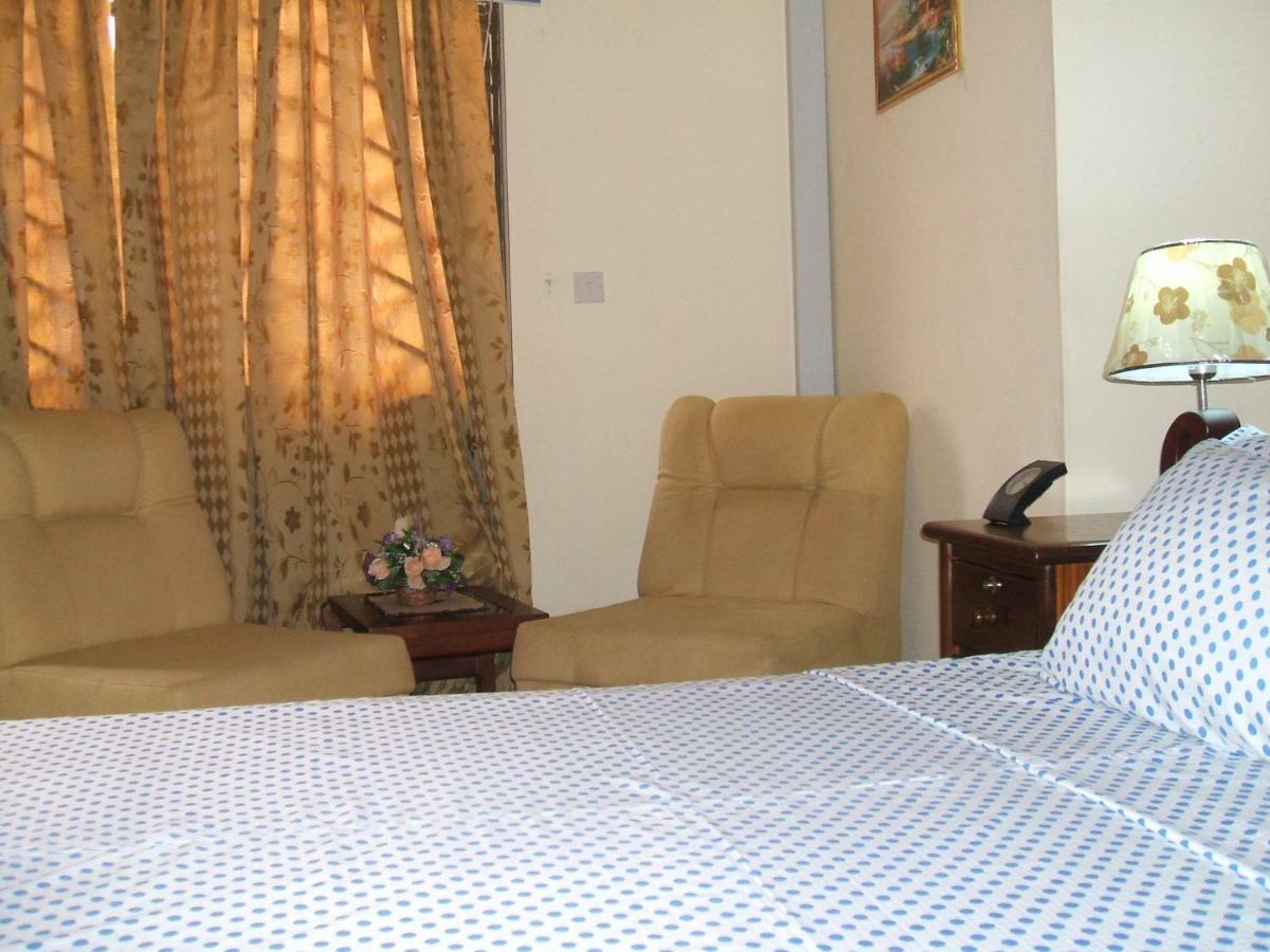 Charis Home Services Haatso Екстериор снимка