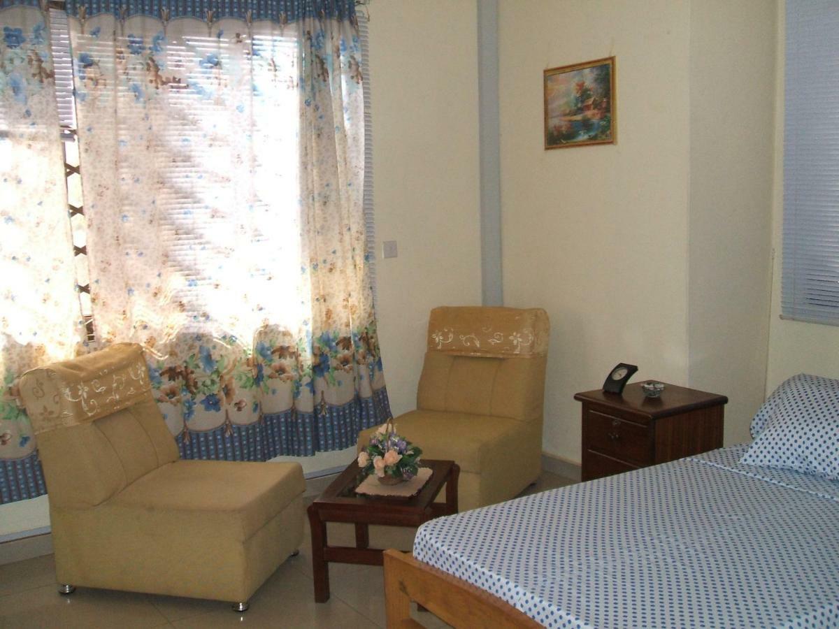 Charis Home Services Haatso Екстериор снимка