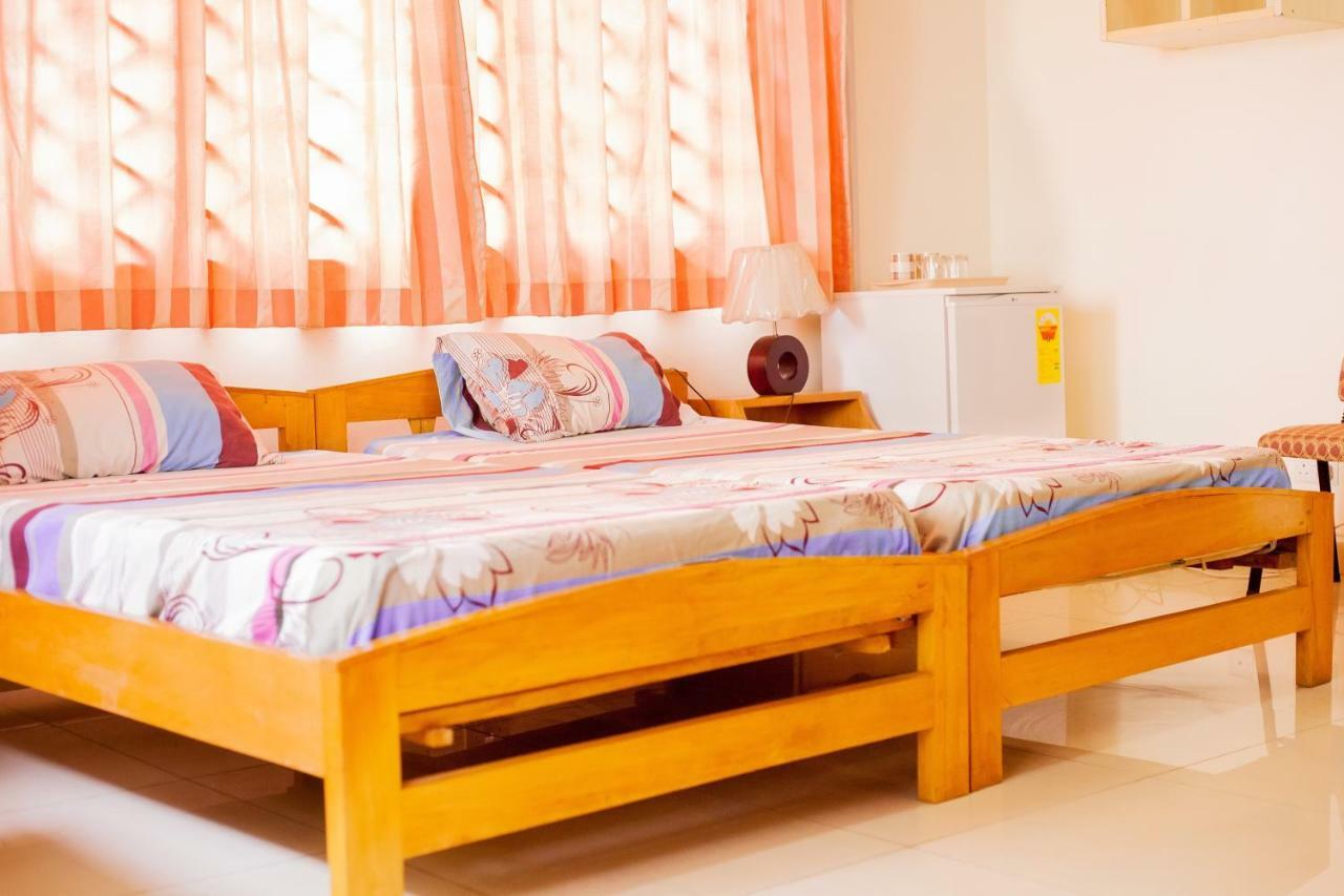 Charis Home Services Haatso Екстериор снимка